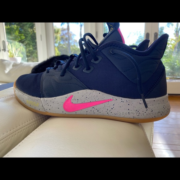 Nike PG 3’ ACG Obsidian/Pink Blast/Wolf (Size 10) AP2067-401
$250 - Picture 3 of 5